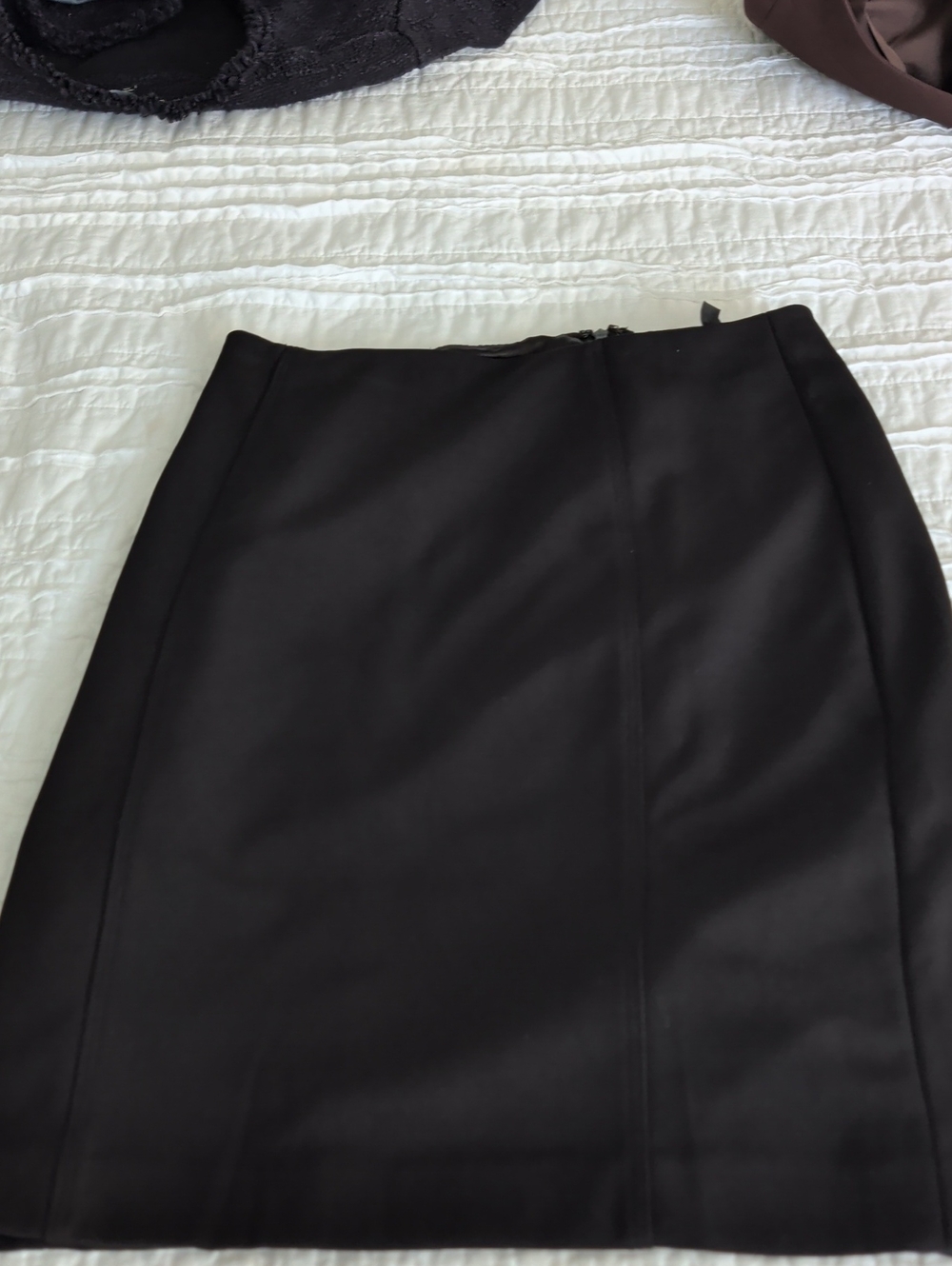 White House Black Market Women's Mini Skirt in Black Size 6 Like New